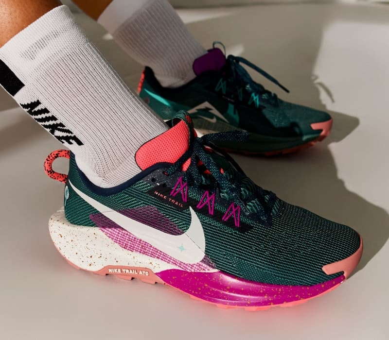 NIKE REACT PEGASUS TRAIL GREEN AND PINK
