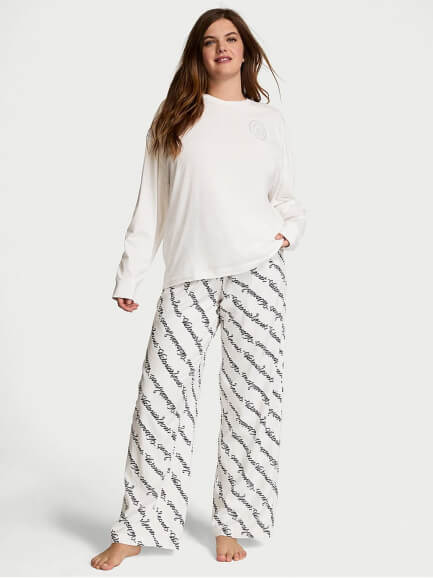 1701_nightwear_editorial_fabric_01
